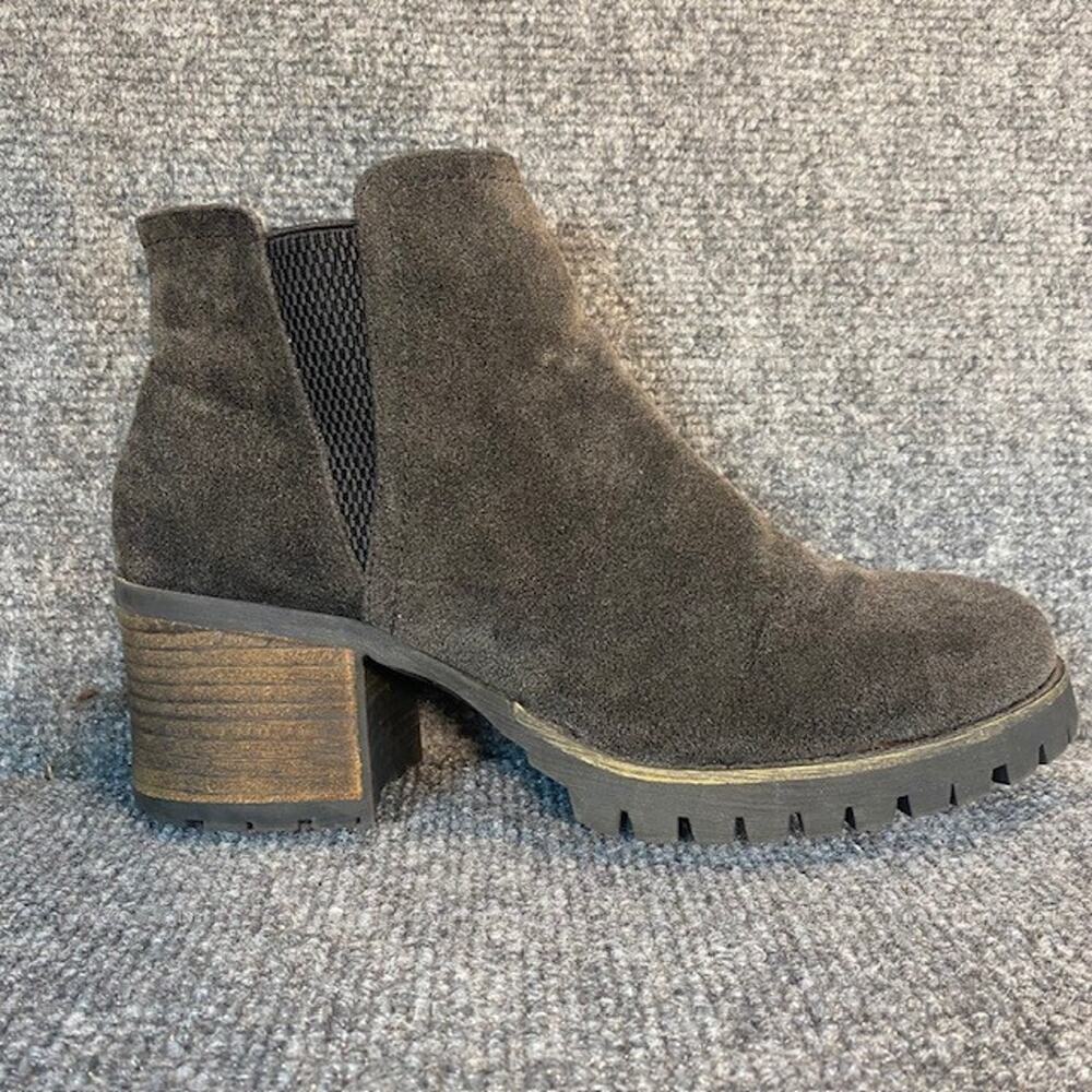 BULLBOXER Heeled Booties Womens 9 Gray Suede Side Stretch Chelsea Lug Block